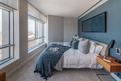 Roller Blind Systems, SG 4960, Multiscreen 1-10%, Centre Point, London, United Kingdom, Recess