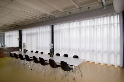 Curtain Systems, SG 5600, Colorama 1, Room shot "Showroom SGBNL", Zandaam, NL, Wave